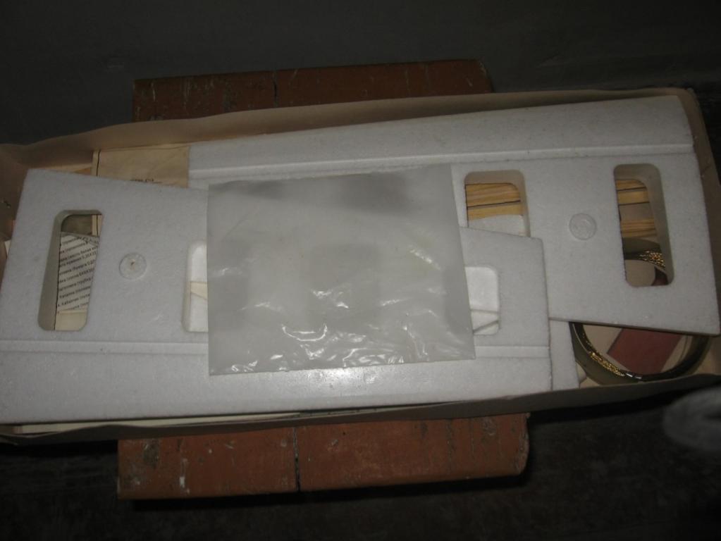 981572143_2.jpg