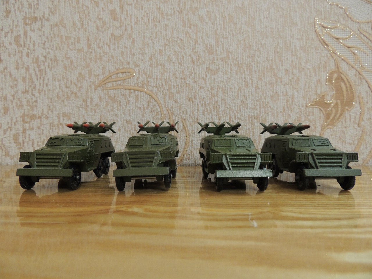 R24nFr862kA.jpg