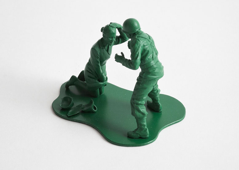 Dorothy-Casualties-War-Toy-Soldiers-09.jpg